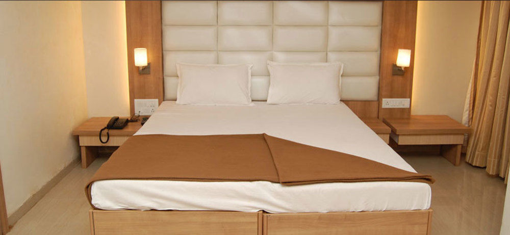โอโย 2026 โฮเต็ล ไอศวรรย์ เรซิเดนซี Hotel นาวีมุมไบ ภายนอก รูปภาพ