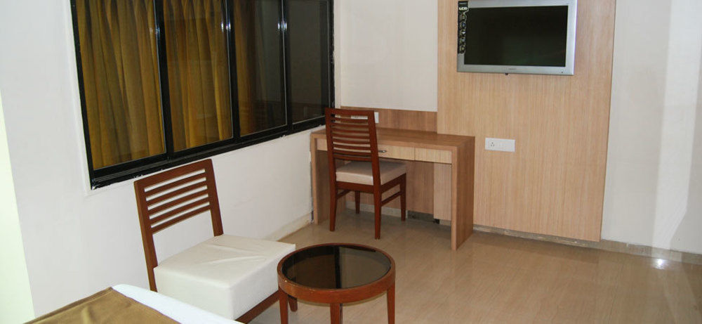 โอโย 2026 โฮเต็ล ไอศวรรย์ เรซิเดนซี Hotel นาวีมุมไบ ภายนอก รูปภาพ