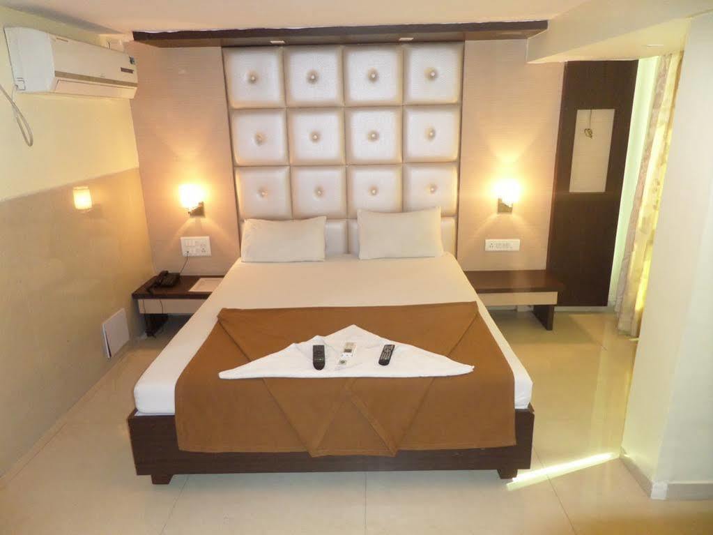 โอโย 2026 โฮเต็ล ไอศวรรย์ เรซิเดนซี Hotel นาวีมุมไบ ภายนอก รูปภาพ