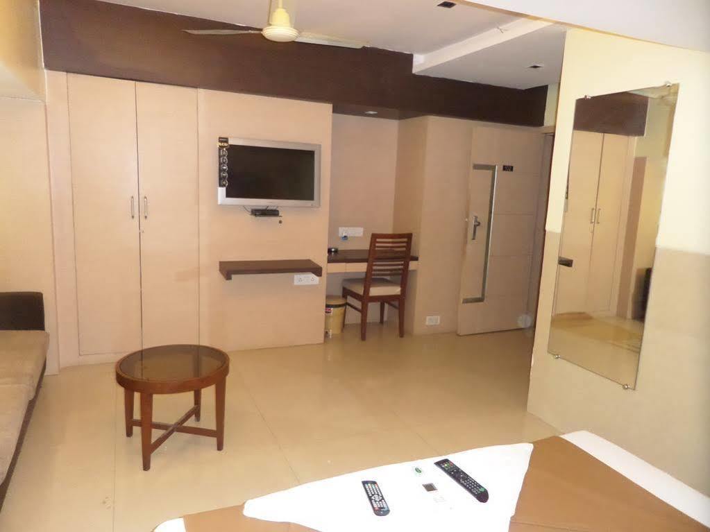 โอโย 2026 โฮเต็ล ไอศวรรย์ เรซิเดนซี Hotel นาวีมุมไบ ภายนอก รูปภาพ