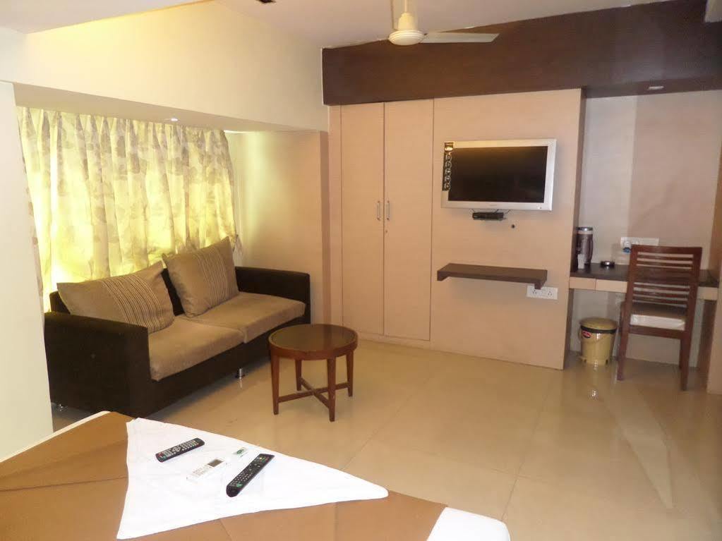 โอโย 2026 โฮเต็ล ไอศวรรย์ เรซิเดนซี Hotel นาวีมุมไบ ภายนอก รูปภาพ