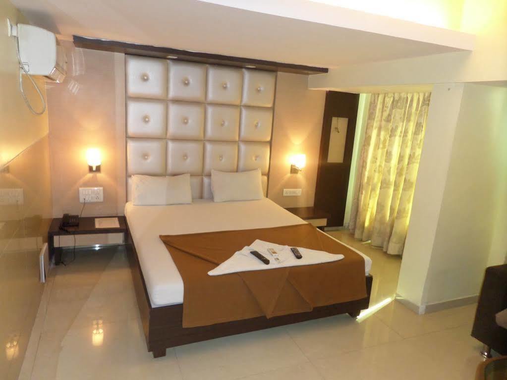 โอโย 2026 โฮเต็ล ไอศวรรย์ เรซิเดนซี Hotel นาวีมุมไบ ภายนอก รูปภาพ